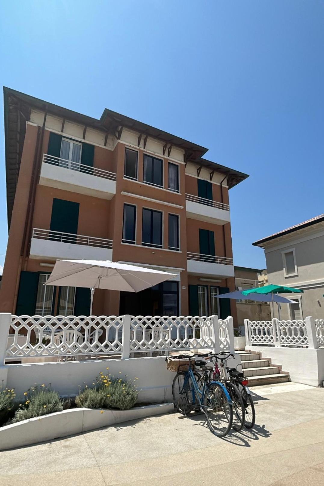 Hotel Bartolini Белариа-Игеа Марина Екстериор снимка