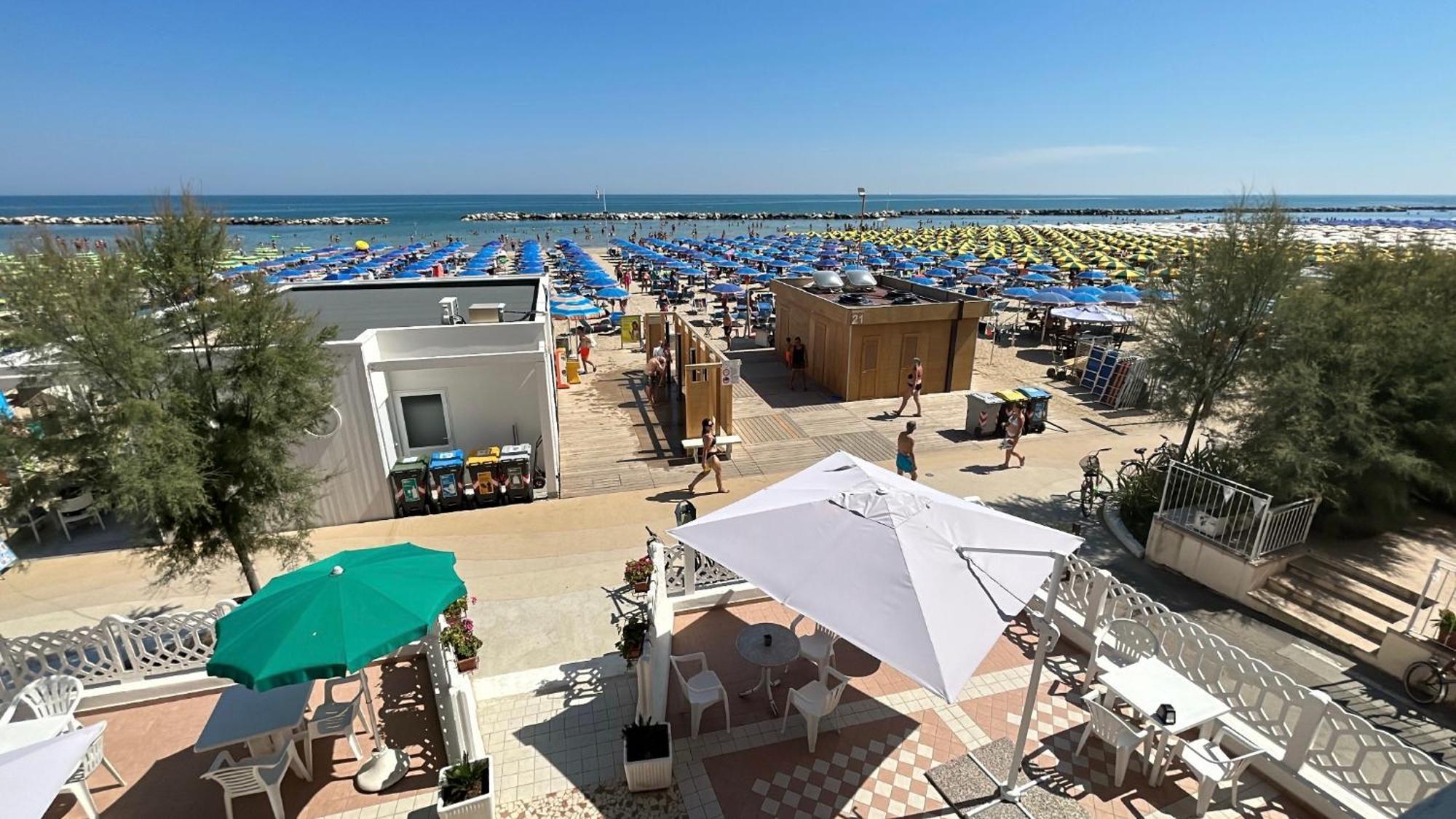 Hotel Bartolini Белариа-Игеа Марина Екстериор снимка